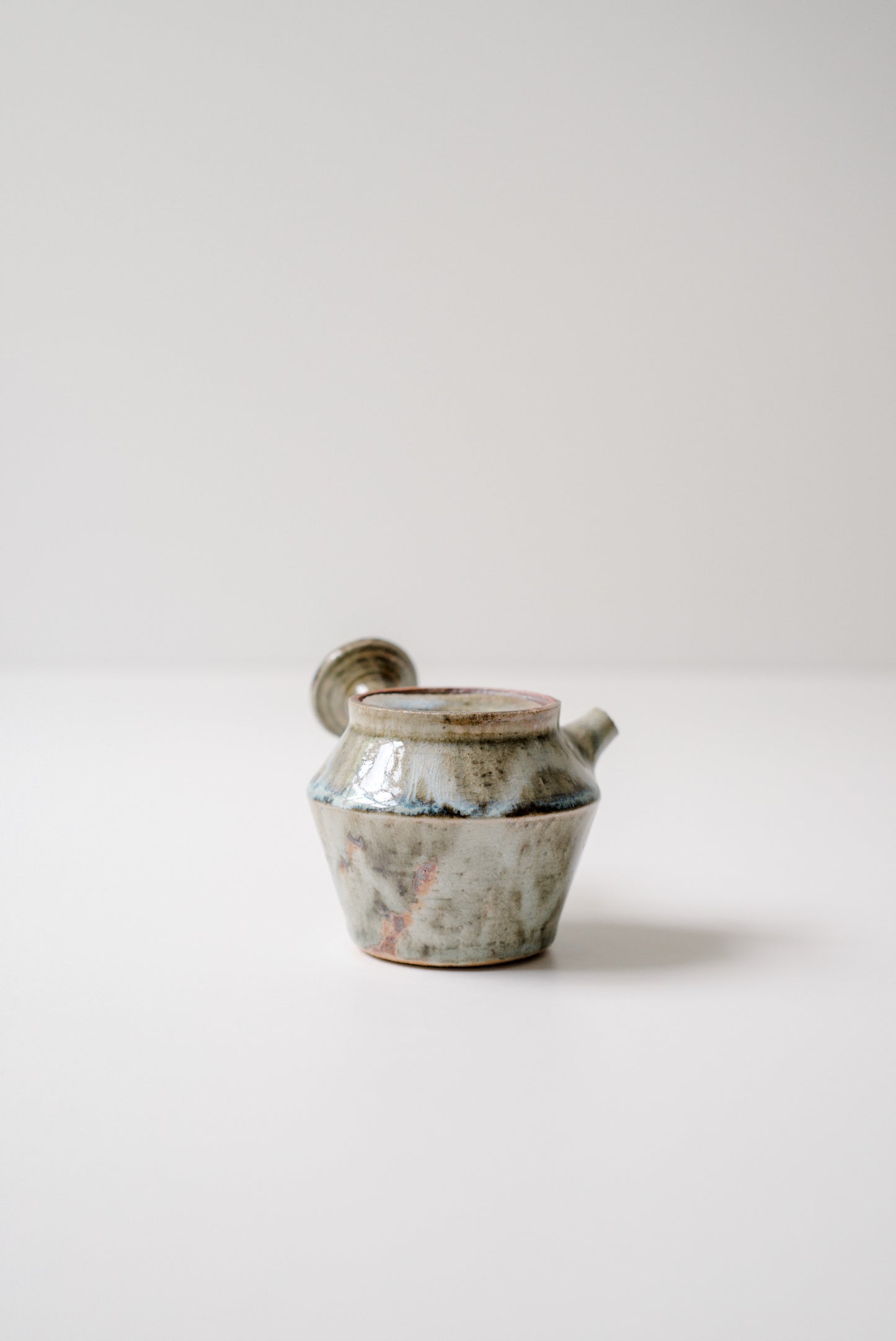 Slipped Celadon Kyuusu #26303